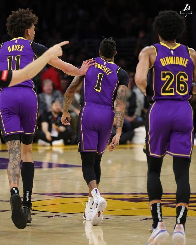 爱游戏在线-索伯车队险胜威廉姆斯，拉塞尔惊艳四座