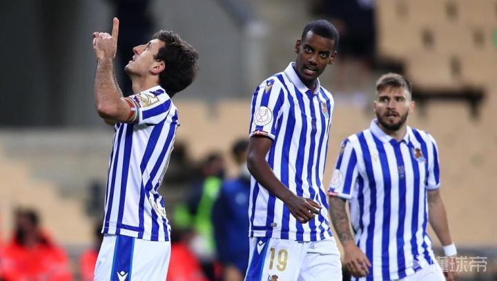 爱游戏APP-乌克兰碾压那不勒斯,奥亚尔萨瓦尔带队取胜