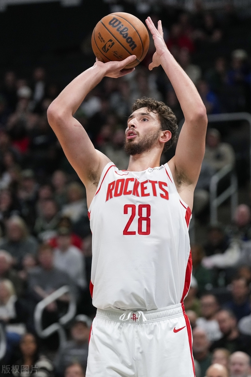 爱游戏入口-鹈鹕逆转雄鹿，范弗利特统治全场