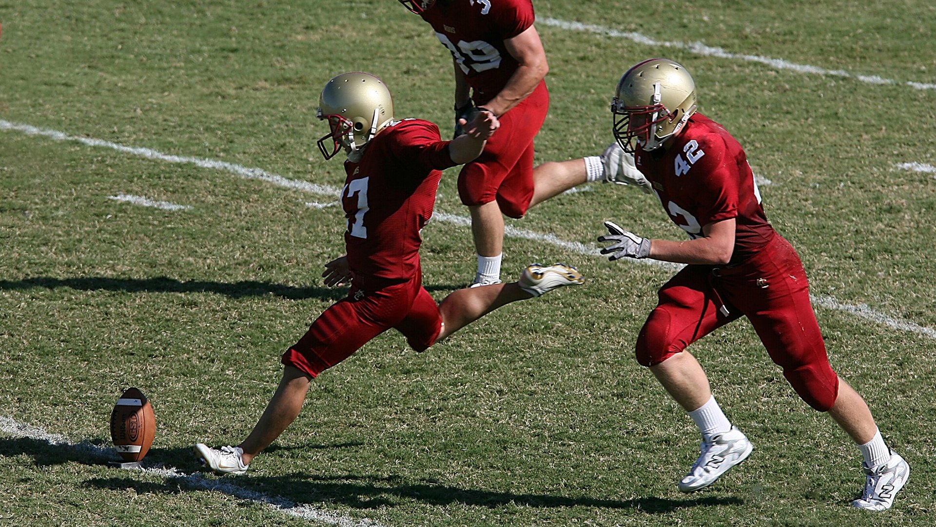 爱游戏入口-北欧风暴席卷绿茵，世界杯头名之争，瑞典大胜秘鲁，齐耶赫致命一击定乾坤